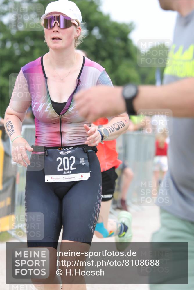 22.06.2025 - Viking Triathlon H.Heesch http://msf.ph/oto/8108688 22.06.2025 14:35:48 Laufen 121, 202, 620 meine-sportfotos.de