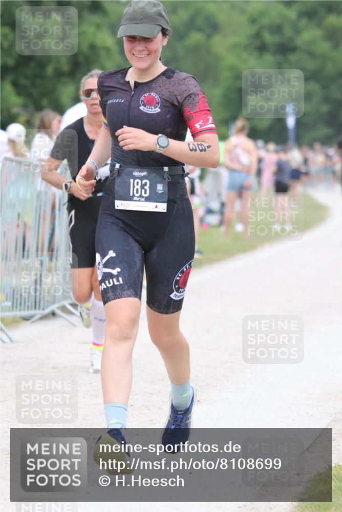 22.06.2025 - Viking Triathlon H.Heesch http://msf.ph/oto/8108699 22.06.2025 14:35:56 Laufen 60, 121, 183, 403 meine-sportfotos.de