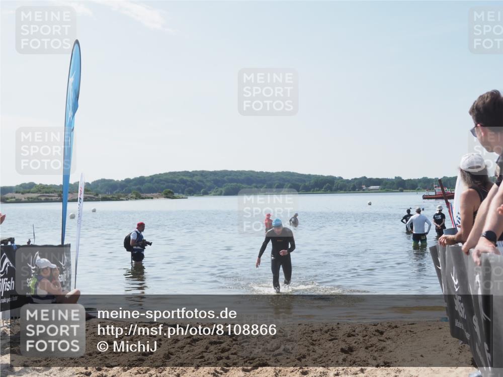 22.06.2025 - Viking Triathlon MichiJ http://msf.ph/oto/8108866 22.06.2025 10:56:56 Schwimmen 363 meine-sportfotos.de