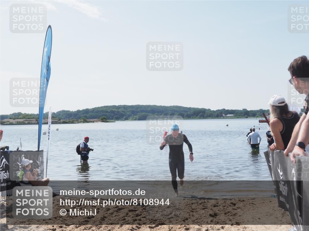 22.06.2025 - Viking Triathlon MichiJ http://msf.ph/oto/8108944 22.06.2025 10:56:58 Schwimmen 363 meine-sportfotos.de