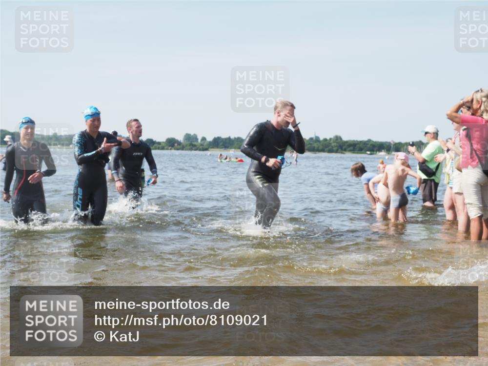 22.06.2025 - Viking Triathlon KatJ http://msf.ph/oto/8109021 22.06.2025 10:38:31 Schwimmen 22, 85, 156, 215, 269, 398, 419, 428, 447, 509, 535, 601, 603, 659, 662 meine-sportfotos.de