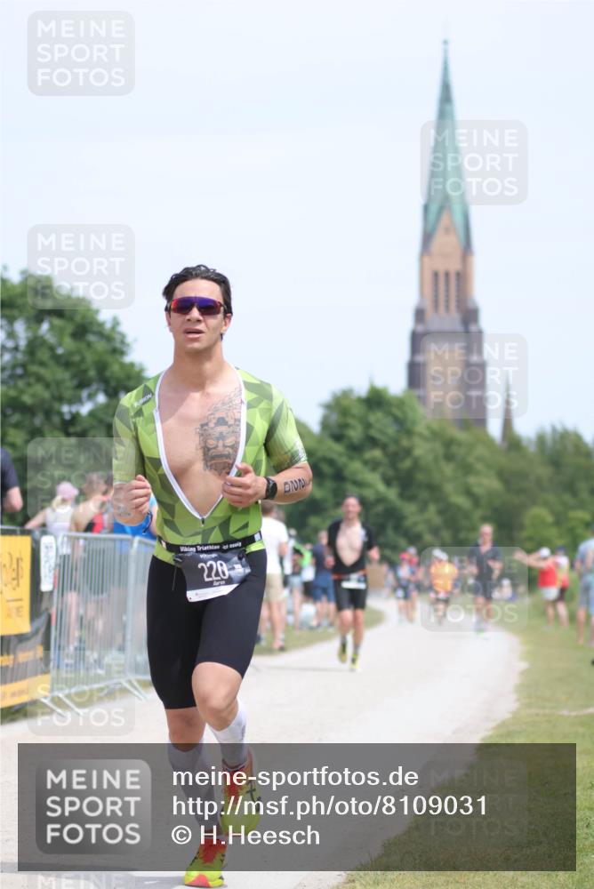 22.06.2025 - Viking Triathlon H.Heesch http://msf.ph/oto/8109031 22.06.2025 14:07:40 Laufen 93, 180, 220 meine-sportfotos.de