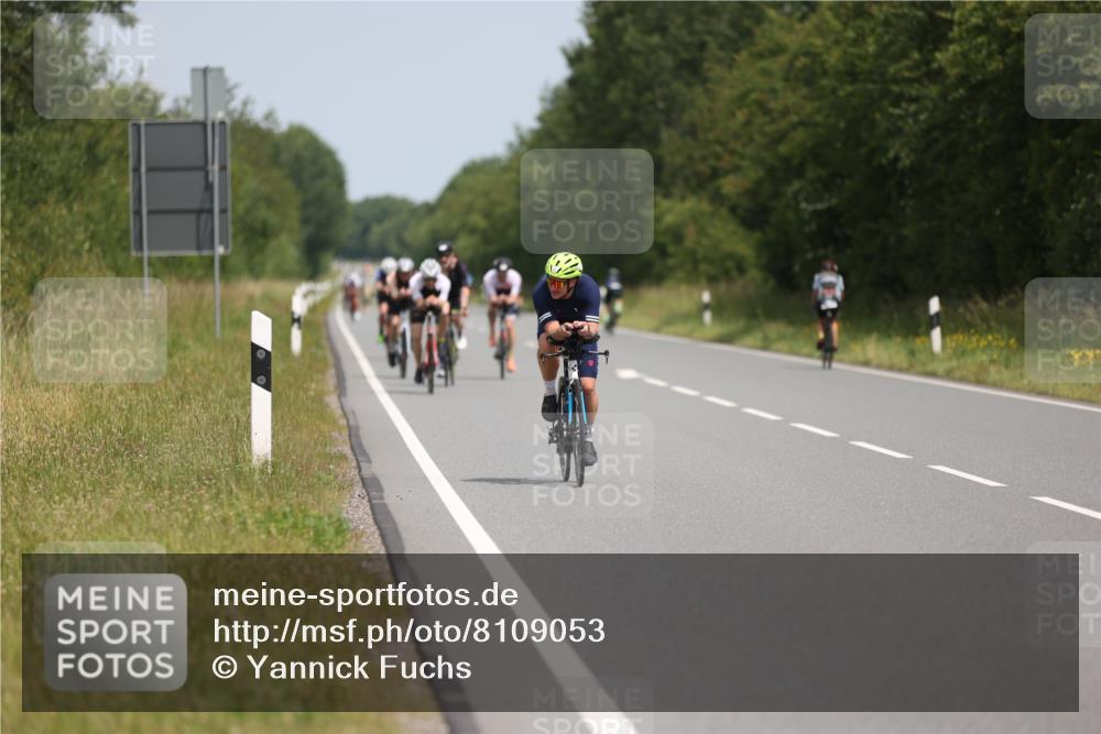 22.06.2025 - Viking Triathlon Yannick Fuchs http://msf.ph/oto/8109053 22.06.2025 12:13:55 Radfahren 28, 150, 172, 180, 184, 253, 375, 482, 513, 635, 645 meine-sportfotos.de
