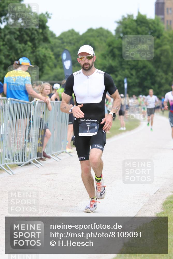 22.06.2025 - Viking Triathlon H.Heesch http://msf.ph/oto/8109091 22.06.2025 14:37:30 Laufen 7, 175, 415 meine-sportfotos.de