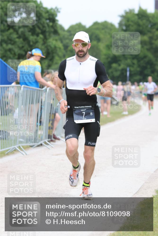 22.06.2025 - Viking Triathlon H.Heesch http://msf.ph/oto/8109098 22.06.2025 14:37:30 Laufen 7, 175, 415 meine-sportfotos.de