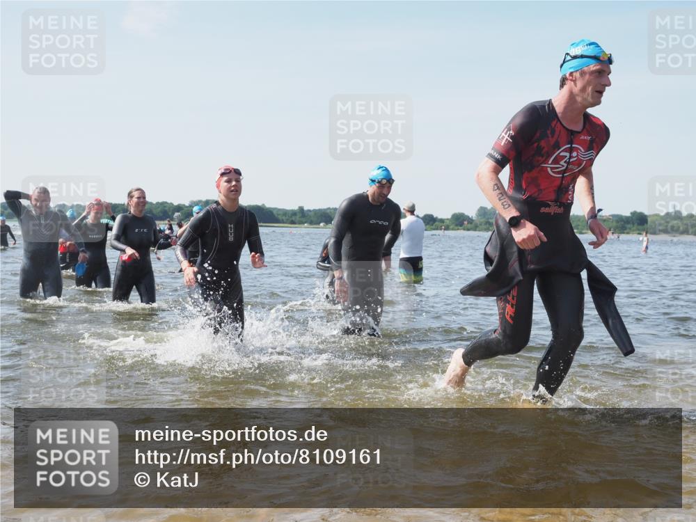 22.06.2025 - Viking Triathlon KatJ http://msf.ph/oto/8109161 22.06.2025 10:38:36 Schwimmen 22, 85, 156, 164, 215, 269, 315, 327, 398, 419, 428, 509, 535, 601, 603, 659 meine-sportfotos.de