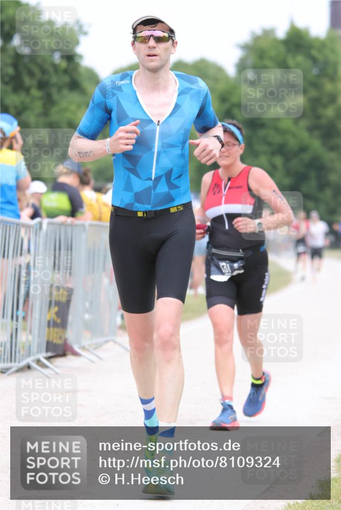 22.06.2025 - Viking Triathlon H.Heesch http://msf.ph/oto/8109324 22.06.2025 14:38:36 Laufen 131, 247, 350 meine-sportfotos.de