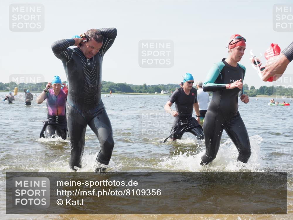 22.06.2025 - Viking Triathlon KatJ http://msf.ph/oto/8109356 22.06.2025 10:38:42 Schwimmen 22, 85, 135, 156, 164, 211, 215, 315, 327, 336, 419, 601, 659 meine-sportfotos.de