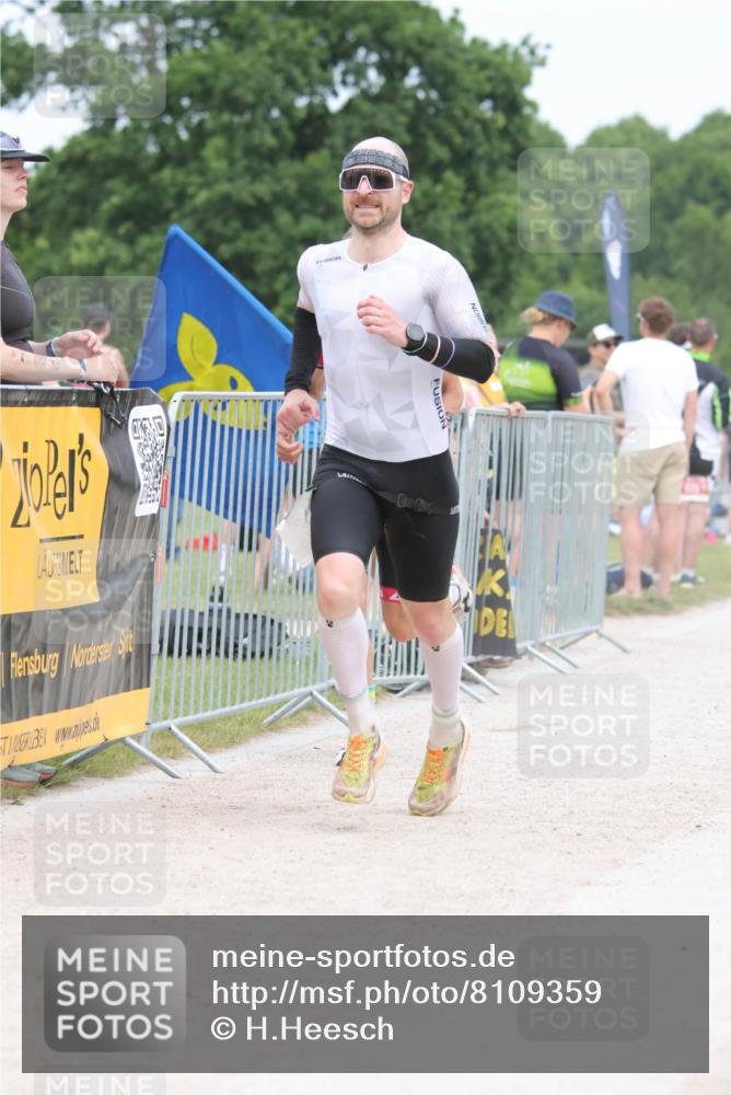 22.06.2025 - Viking Triathlon H.Heesch http://msf.ph/oto/8109359 22.06.2025 14:38:49 Laufen 5, 83, 258 meine-sportfotos.de