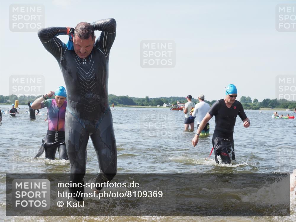 22.06.2025 - Viking Triathlon KatJ http://msf.ph/oto/8109369 22.06.2025 10:38:43 Schwimmen 22, 85, 135, 156, 164, 211, 215, 315, 327, 336, 601, 659 meine-sportfotos.de
