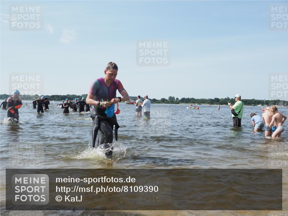 22.06.2025 - Viking Triathlon KatJ http://msf.ph/oto/8109390 22.06.2025 10:38:46 Schwimmen 26, 85, 135, 156, 164, 210, 211, 215, 315, 327, 336, 601 meine-sportfotos.de