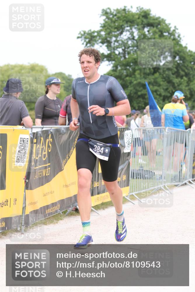 22.06.2025 - Viking Triathlon H.Heesch http://msf.ph/oto/8109543 22.06.2025 14:39:22 Laufen 384 meine-sportfotos.de