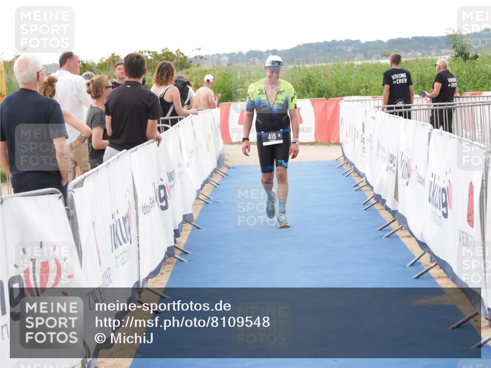 22.06.2025 - Viking Triathlon MichiJ http://msf.ph/oto/8109548 22.06.2025 16:22:02 Ziel 418 meine-sportfotos.de