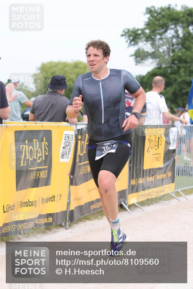 22.06.2025 - Viking Triathlon H.Heesch http://msf.ph/oto/8109560 22.06.2025 14:39:22 Laufen 384 meine-sportfotos.de