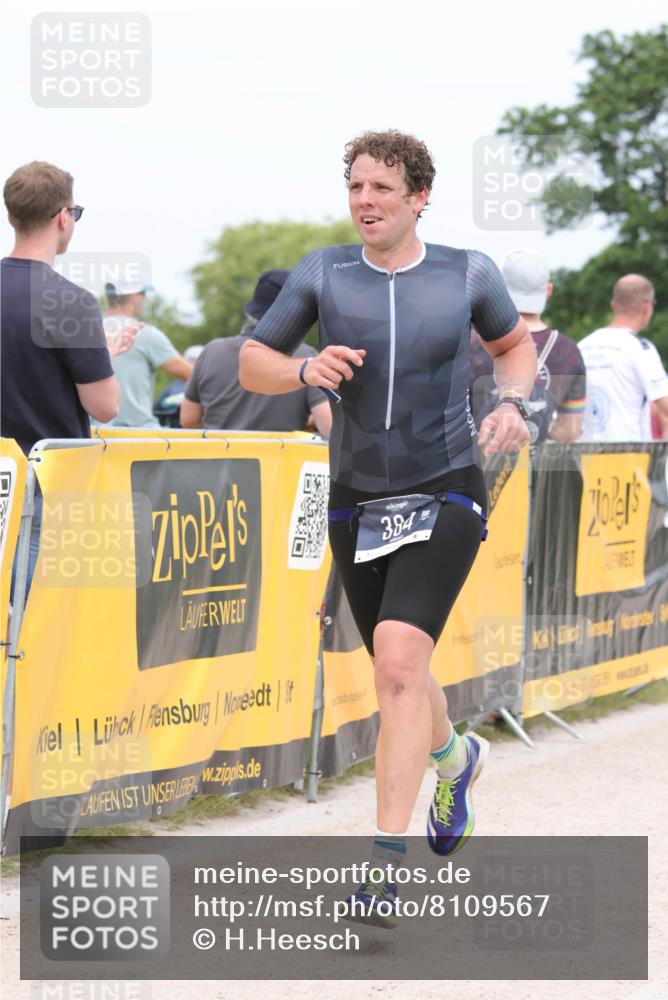 22.06.2025 - Viking Triathlon H.Heesch http://msf.ph/oto/8109567 22.06.2025 14:39:23 Laufen 384 meine-sportfotos.de
