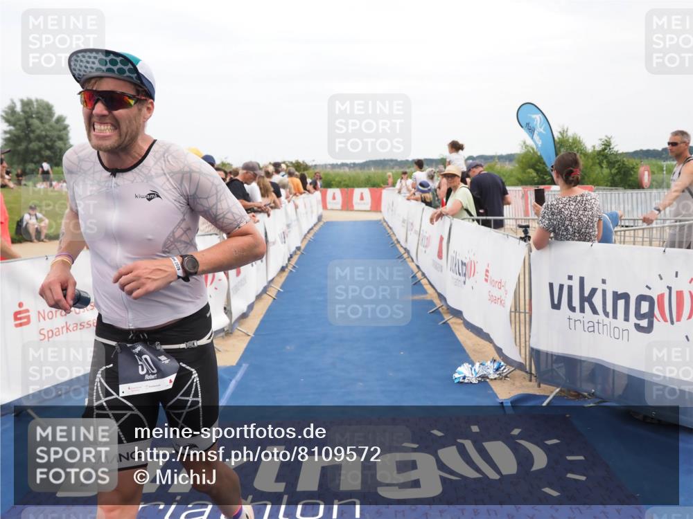 22.06.2025 - Viking Triathlon MichiJ http://msf.ph/oto/8109572 22.06.2025 15:01:01 Ziel 510 meine-sportfotos.de