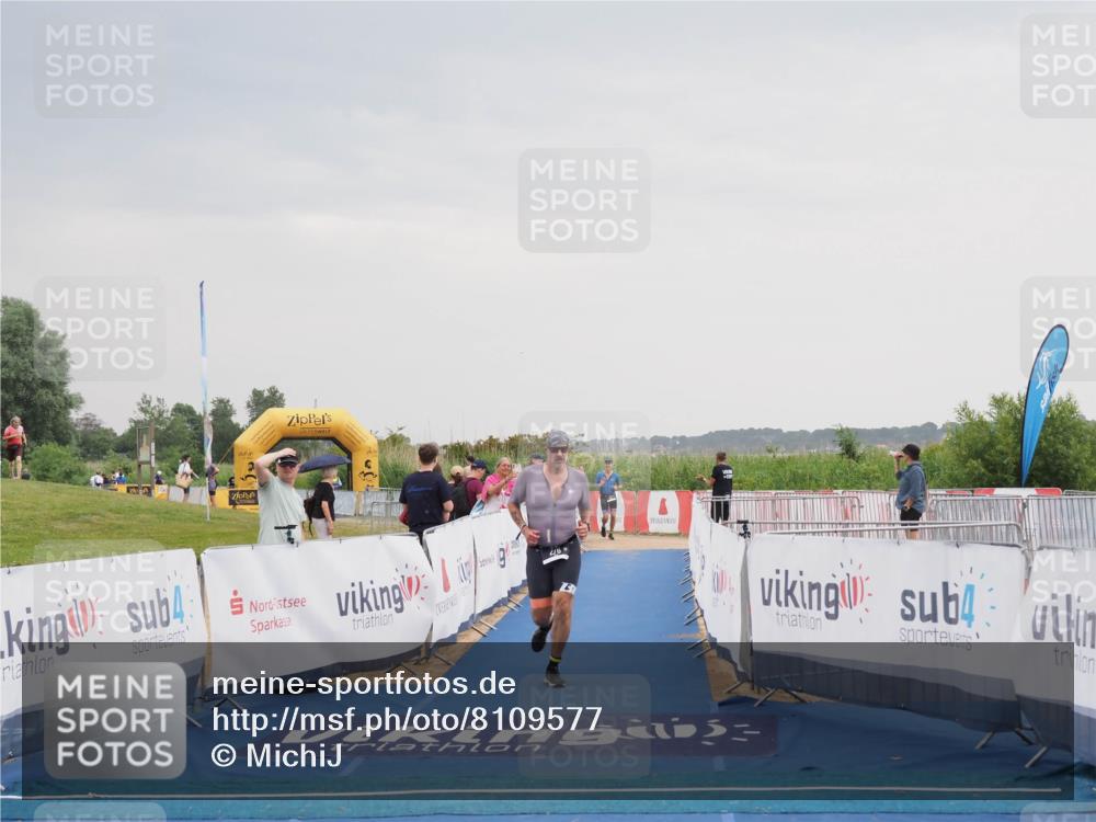 22.06.2025 - Viking Triathlon MichiJ http://msf.ph/oto/8109577 22.06.2025 16:38:48 Ziel 276 meine-sportfotos.de