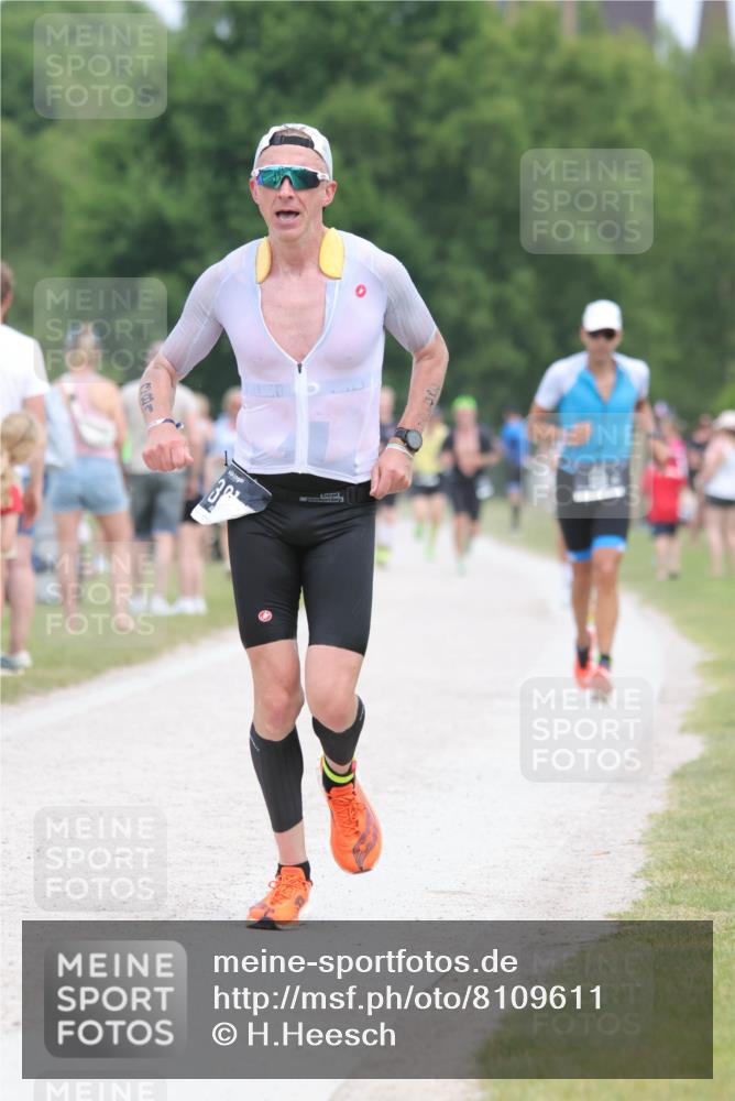 22.06.2025 - Viking Triathlon H.Heesch http://msf.ph/oto/8109611 22.06.2025 14:39:41 Laufen 381 meine-sportfotos.de