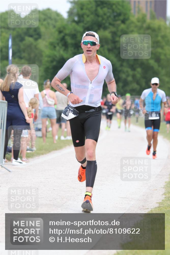 22.06.2025 - Viking Triathlon H.Heesch http://msf.ph/oto/8109622 22.06.2025 14:39:41 Laufen 381 meine-sportfotos.de