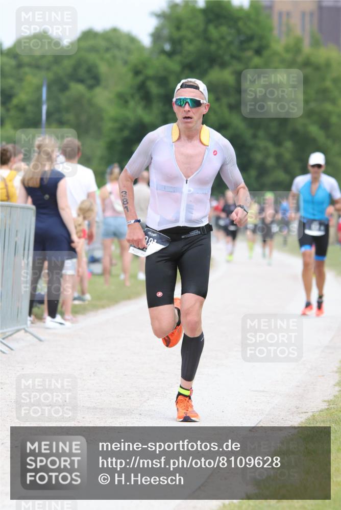 22.06.2025 - Viking Triathlon H.Heesch http://msf.ph/oto/8109628 22.06.2025 14:39:41 Laufen 381 meine-sportfotos.de