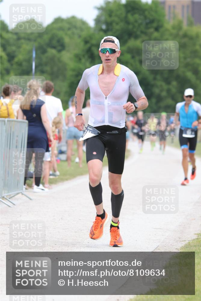 22.06.2025 - Viking Triathlon H.Heesch http://msf.ph/oto/8109634 22.06.2025 14:39:41 Laufen 381 meine-sportfotos.de