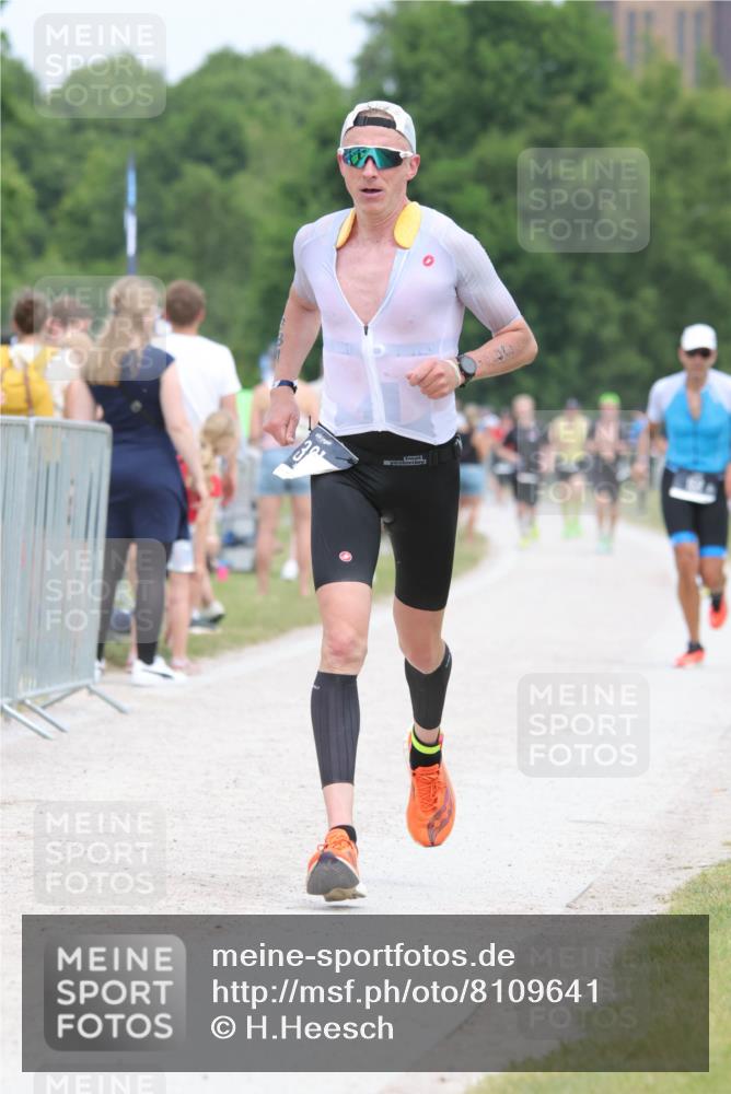 22.06.2025 - Viking Triathlon H.Heesch http://msf.ph/oto/8109641 22.06.2025 14:39:42 Laufen 381 meine-sportfotos.de
