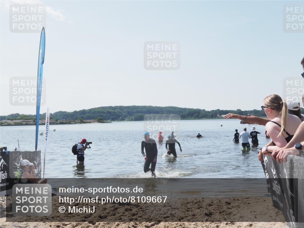 22.06.2025 - Viking Triathlon MichiJ http://msf.ph/oto/8109667 22.06.2025 10:59:09 Schwimmen 222, 234 meine-sportfotos.de