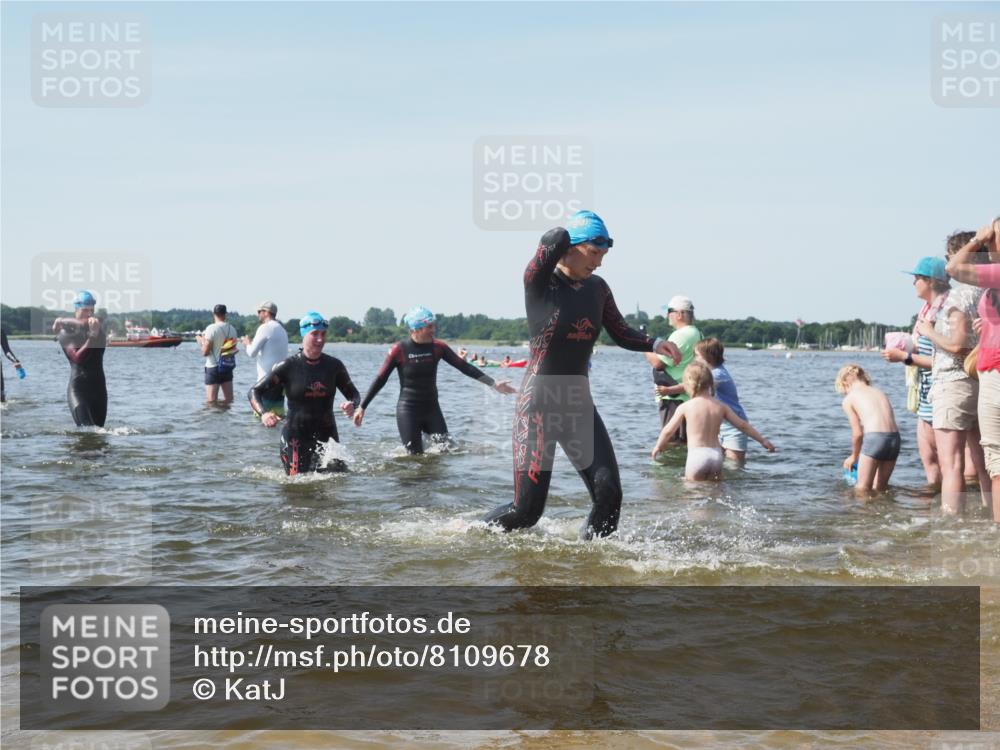 22.06.2025 - Viking Triathlon KatJ http://msf.ph/oto/8109678 22.06.2025 10:38:57 Schwimmen 26, 40, 57, 79, 135, 148, 181, 185, 210, 211, 336, 408, 416, 451, 654 meine-sportfotos.de