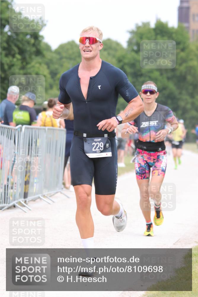22.06.2025 - Viking Triathlon H.Heesch http://msf.ph/oto/8109698 22.06.2025 14:39:54 Laufen 72, 158, 229 meine-sportfotos.de