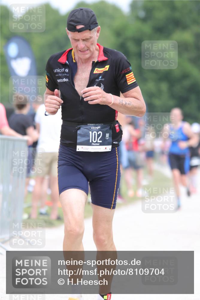 22.06.2025 - Viking Triathlon H.Heesch http://msf.ph/oto/8109704 22.06.2025 14:44:08 Laufen 102, 210, 386 meine-sportfotos.de