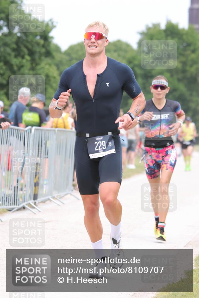 22.06.2025 - Viking Triathlon H.Heesch http://msf.ph/oto/8109707 22.06.2025 14:39:54 Laufen 72, 158, 229 meine-sportfotos.de