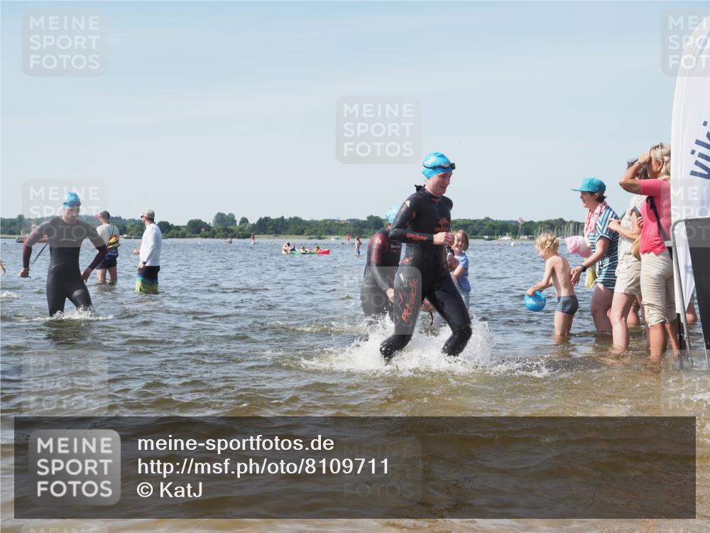22.06.2025 - Viking Triathlon KatJ http://msf.ph/oto/8109711 22.06.2025 10:38:59 Schwimmen 26, 40, 57, 79, 135, 148, 181, 185, 210, 211, 336, 351, 408, 416, 451, 654 meine-sportfotos.de