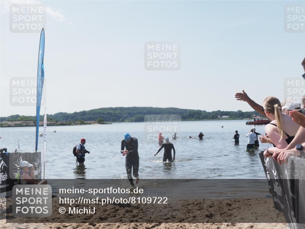 22.06.2025 - Viking Triathlon MichiJ http://msf.ph/oto/8109722 22.06.2025 10:59:11 Schwimmen 222, 234 meine-sportfotos.de