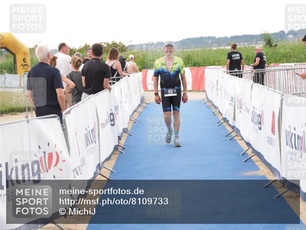 22.06.2025 - Viking Triathlon MichiJ http://msf.ph/oto/8109733 22.06.2025 16:22:03 Ziel 418 meine-sportfotos.de
