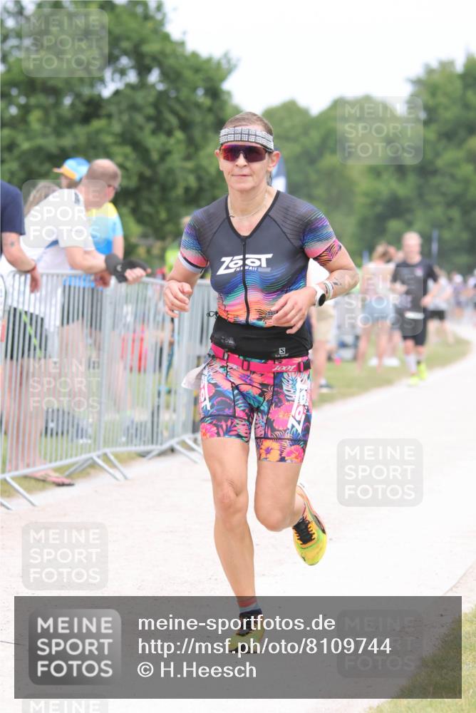 22.06.2025 - Viking Triathlon H.Heesch http://msf.ph/oto/8109744 22.06.2025 14:39:56 Laufen 72, 158, 229 meine-sportfotos.de
