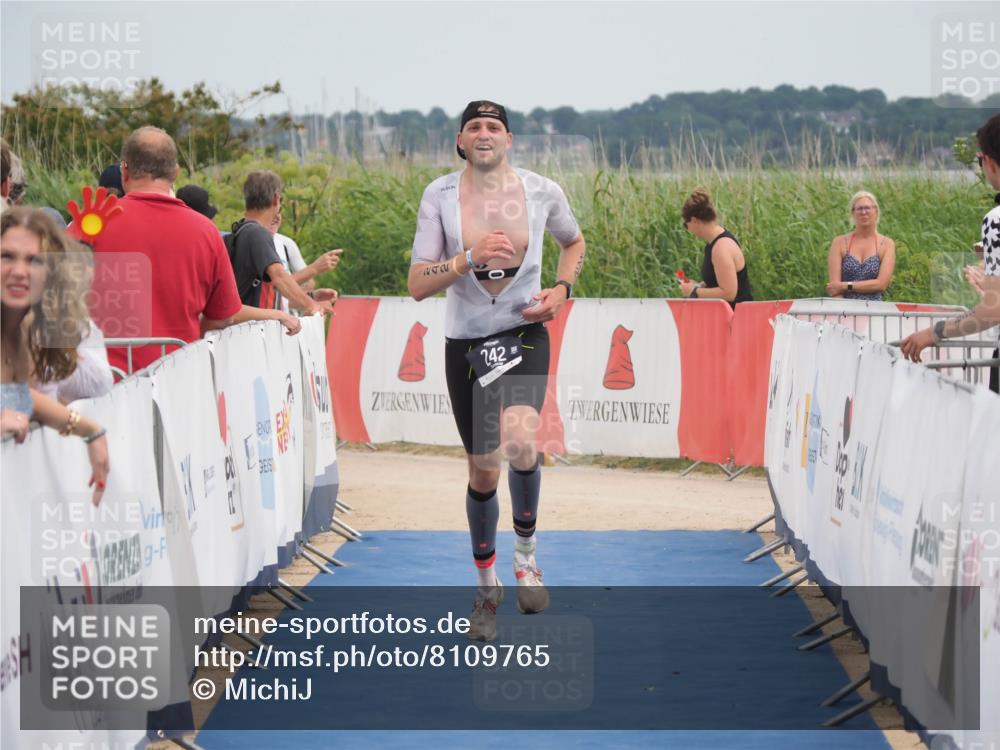 22.06.2025 - Viking Triathlon MichiJ http://msf.ph/oto/8109765 22.06.2025 14:52:29 Ziel 242 meine-sportfotos.de