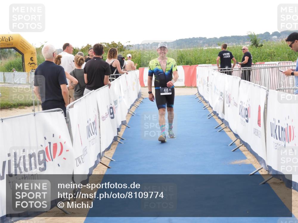 22.06.2025 - Viking Triathlon MichiJ http://msf.ph/oto/8109774 22.06.2025 16:22:03 Ziel 418 meine-sportfotos.de