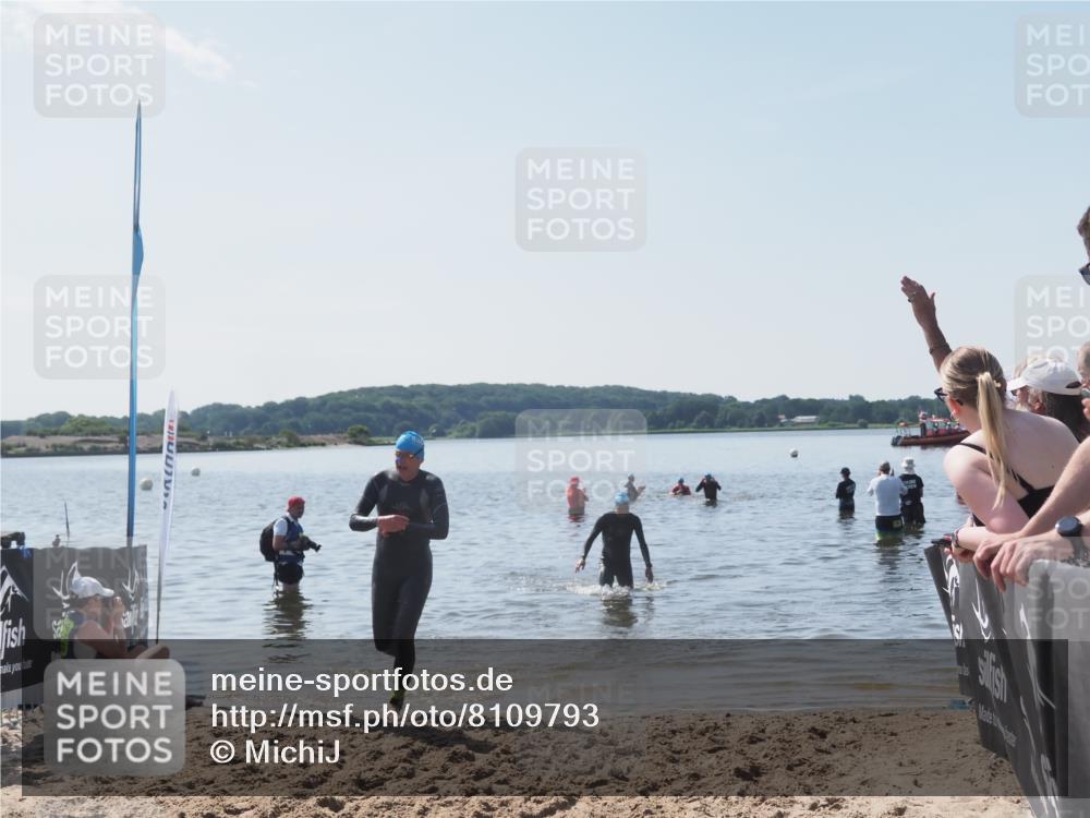 22.06.2025 - Viking Triathlon MichiJ http://msf.ph/oto/8109793 22.06.2025 10:59:12 Schwimmen 222, 234 meine-sportfotos.de