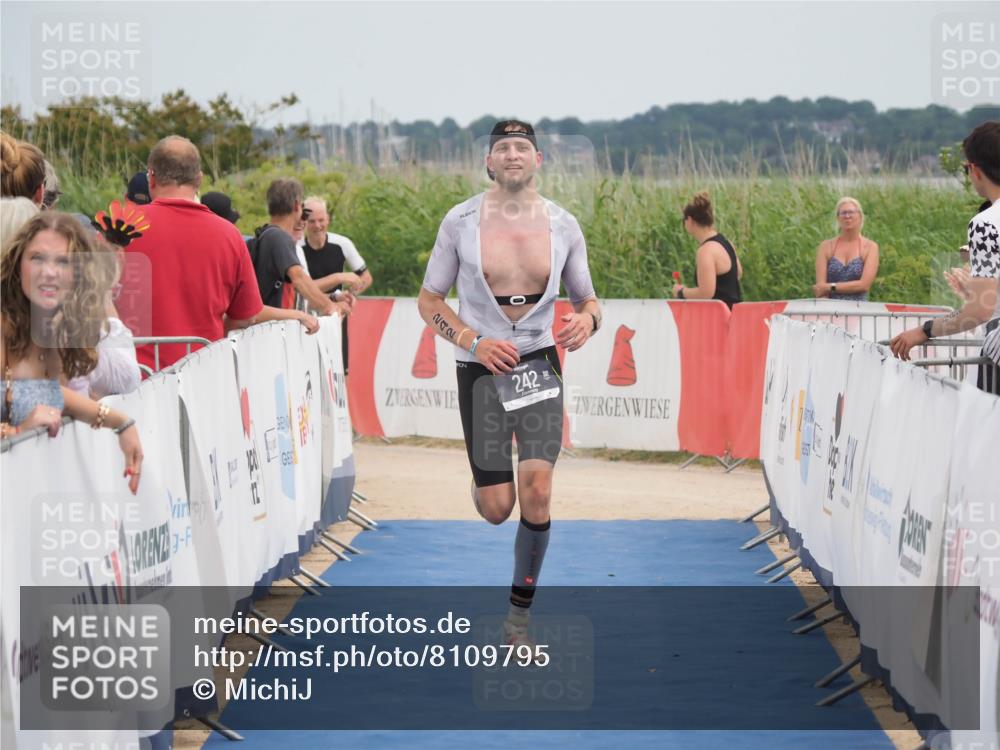 22.06.2025 - Viking Triathlon MichiJ http://msf.ph/oto/8109795 22.06.2025 14:52:30 Ziel 242 meine-sportfotos.de