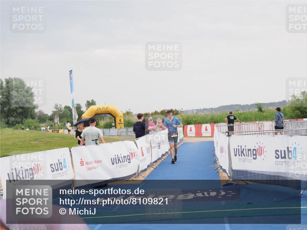 22.06.2025 - Viking Triathlon MichiJ http://msf.ph/oto/8109821 22.06.2025 16:38:55 Ziel 422 meine-sportfotos.de