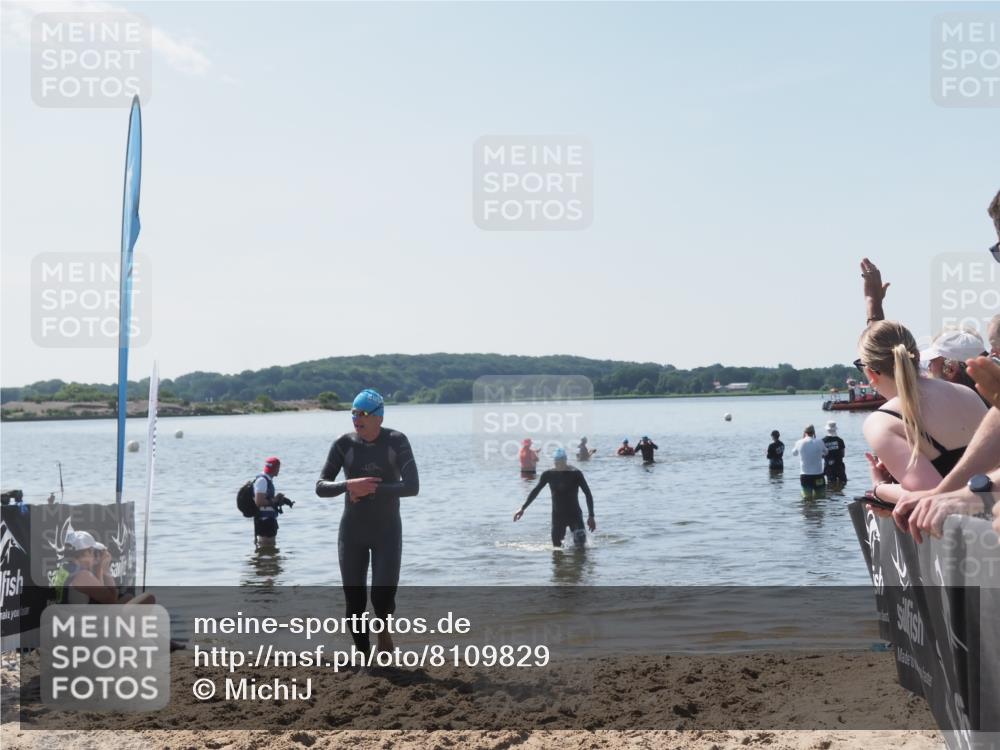 22.06.2025 - Viking Triathlon MichiJ http://msf.ph/oto/8109829 22.06.2025 10:59:12 Schwimmen 222, 234 meine-sportfotos.de