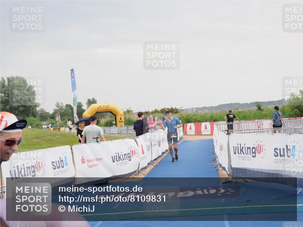 22.06.2025 - Viking Triathlon MichiJ http://msf.ph/oto/8109831 22.06.2025 16:38:55 Ziel 422 meine-sportfotos.de