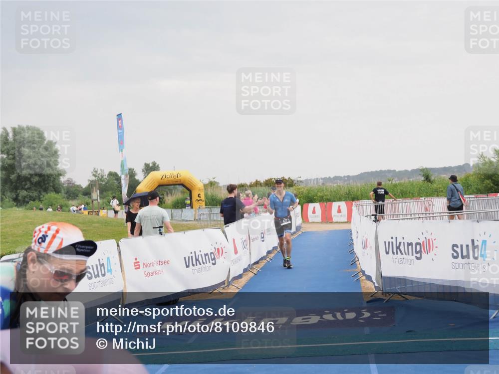 22.06.2025 - Viking Triathlon MichiJ http://msf.ph/oto/8109846 22.06.2025 16:38:55 Ziel 422 meine-sportfotos.de