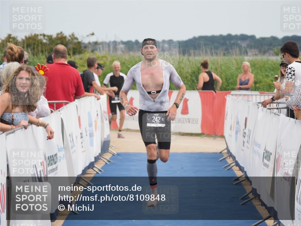 22.06.2025 - Viking Triathlon MichiJ http://msf.ph/oto/8109848 22.06.2025 14:52:30 Ziel 242 meine-sportfotos.de