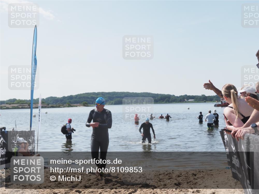 22.06.2025 - Viking Triathlon MichiJ http://msf.ph/oto/8109853 22.06.2025 10:59:13 Schwimmen 222, 234 meine-sportfotos.de