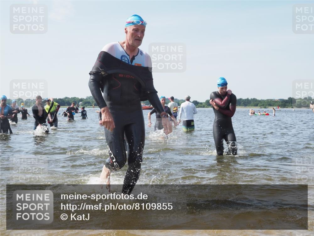 22.06.2025 - Viking Triathlon KatJ http://msf.ph/oto/8109855 22.06.2025 10:39:02 Schwimmen 26, 40, 57, 79, 148, 181, 185, 210, 295, 336, 351, 408, 416, 451, 654 meine-sportfotos.de