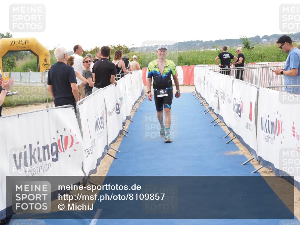 22.06.2025 - Viking Triathlon MichiJ http://msf.ph/oto/8109857 22.06.2025 16:22:04 Ziel 418 meine-sportfotos.de
