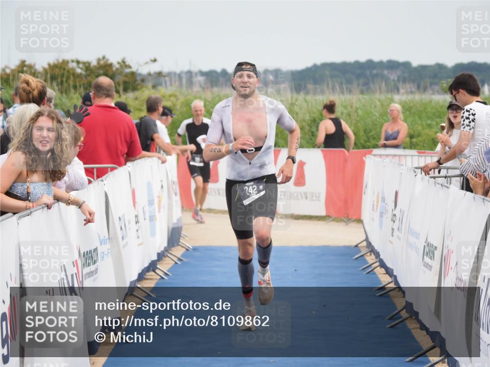 22.06.2025 - Viking Triathlon MichiJ http://msf.ph/oto/8109862 22.06.2025 14:52:30 Ziel 242 meine-sportfotos.de