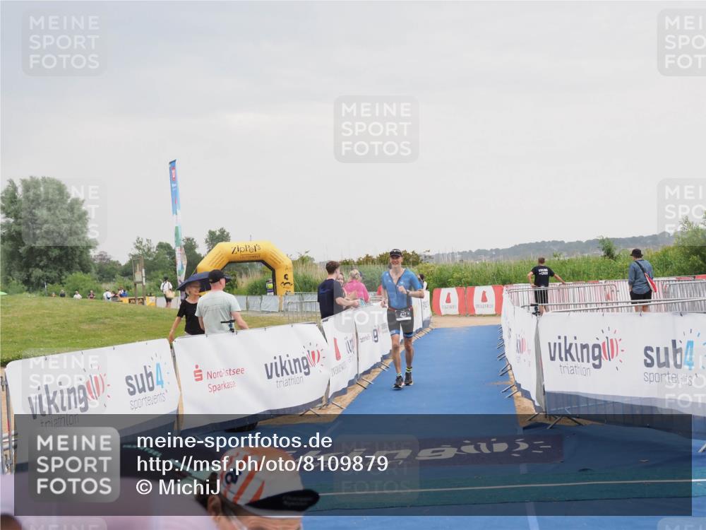 22.06.2025 - Viking Triathlon MichiJ http://msf.ph/oto/8109879 22.06.2025 16:38:56 Ziel 422 meine-sportfotos.de
