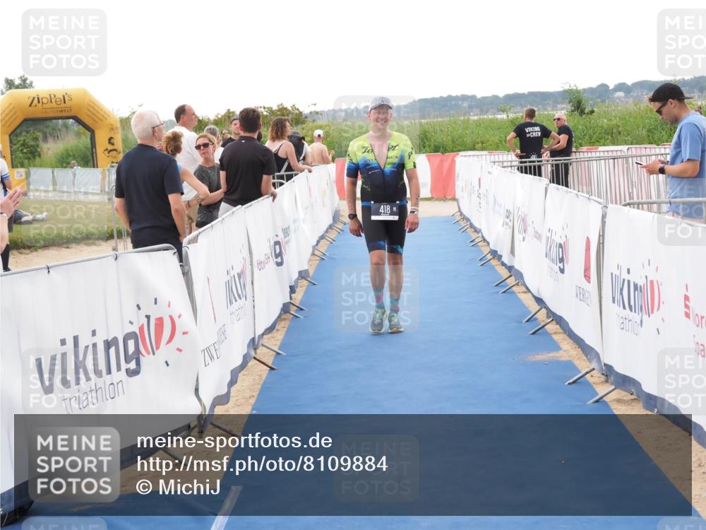 22.06.2025 - Viking Triathlon MichiJ http://msf.ph/oto/8109884 22.06.2025 16:22:04 Ziel 418 meine-sportfotos.de